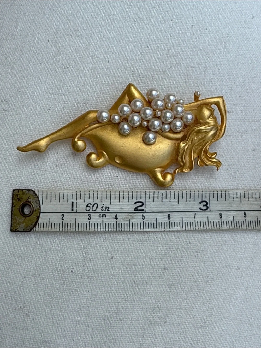 Vintage JJ Jonette bubble bath brooch